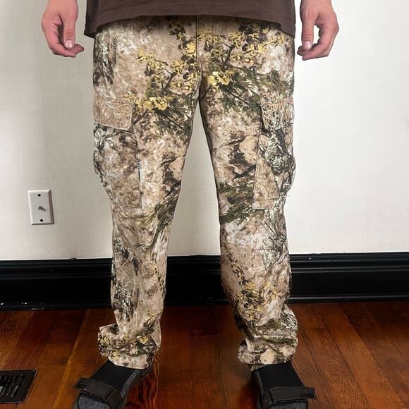 Cabelas Real Tree Fleece Lined Camo Cargo Pants - Picture 3 of 6